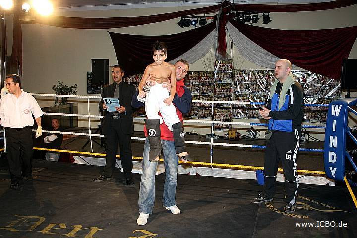 091218_0081_demir-el-abadi_k1_fight_night_ii.jpg