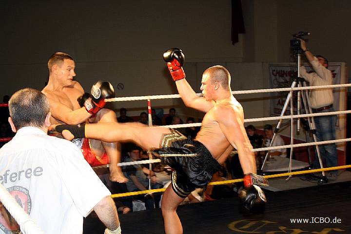 091218_0206_petschulat-wycik_k1_fight_night_ii.jpg