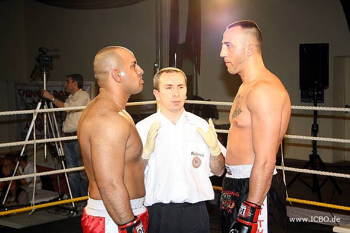 091218_0439_ocaktuerk-akrouch_k1_fight_night_ii.jpg