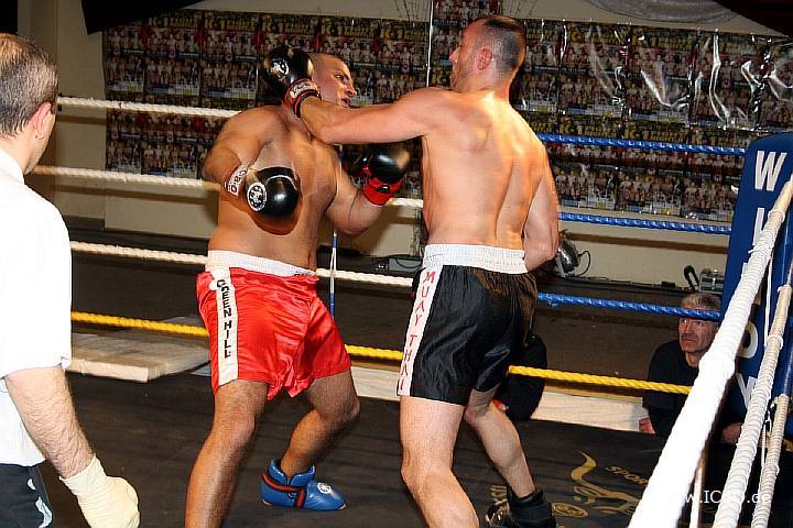 091218_0454_ocaktuerk-akrouch_k1_fight_night_ii.jpg