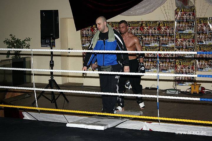 091218_0505_densiz-moser_k1_fight_night_ii.jpg