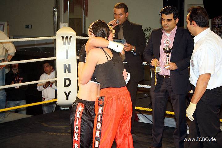 091218_0612_schumacher-kaiser_k1_fight_night_ii.jpg